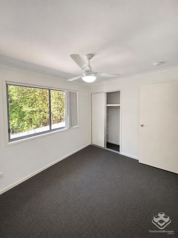 Modern Three-Bedroom Townhouse in a Convenient Petrie Location - Photo 4