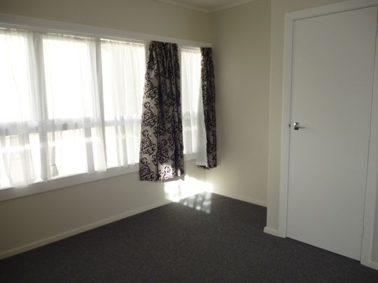Cosy 1 bedroom in Upper Hutt CBD - Photo 1