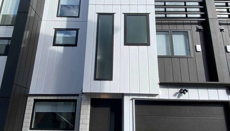 Close to City - Super Convenient! - Photo 5