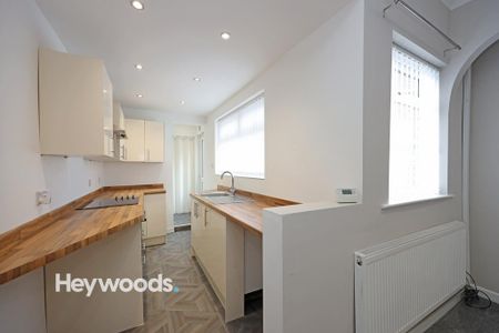 2 bedroom terraced house to rent - Photo 5