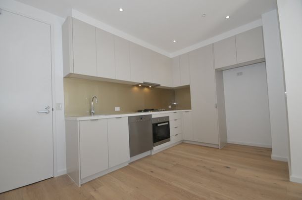 Entertainer’s Delight in Ideal Location - Photo 1
