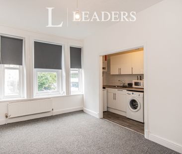 studio to rent Old Christchurch Road, Bournemouth, BH1 - Photo 2