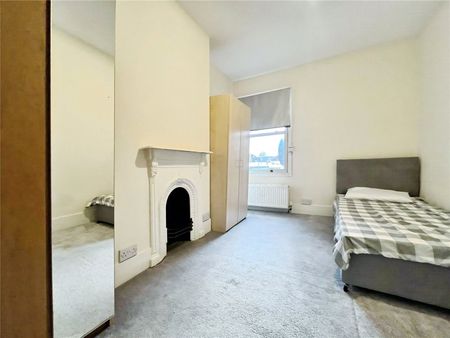 Alexandra Road, Hounslow, TW3 4HN - Photo 4