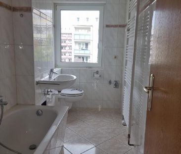 Schmucke Dreiraumwohnung mit Balkon in Weida! - Photo 3