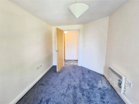 Tudor Way, Knaphill, Woking, Surrey, GU21 2UD - Photo 2