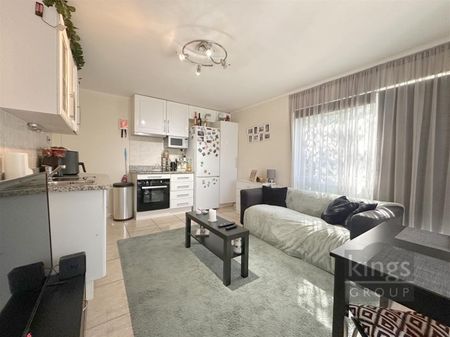 1 Bedroom Apartment To Let - Photo 3