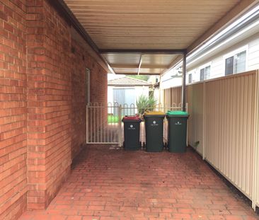 GREAT LOCATION!!! - Photo 2