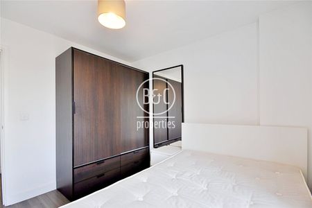 Adenmore Road, London, SE6 4BL - Photo 3