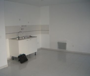 Location Appartement 3 pièces 67m² MARSEILLE 10ème - Photo 1