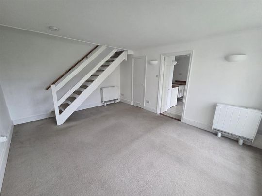 2 bedroom end of terrace house to rent - Photo 1