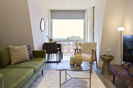 Gaumont Place, London, SW2 flat to rent - Photo 2