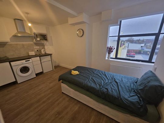 Studio to rent - Photo 1