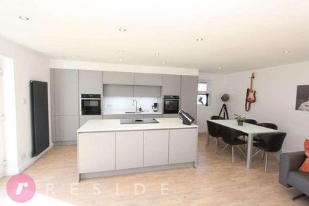 Bamford Mews, Norden Road, Bamford, Rochdale, OL11 - Photo 2