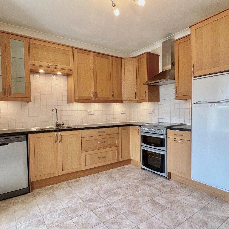 2 bedroom flat to rent - Photo 1