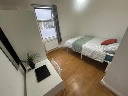 5 bedroom flat share to rent - Photo 3