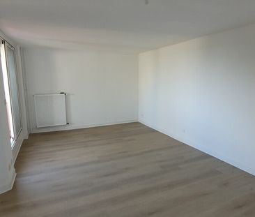 Location Appartement 4 pièces 80m² MARTIGUES 13500 - Photo 1