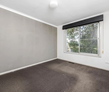 Three Bedroom Home, Close to Schools - Photo 4