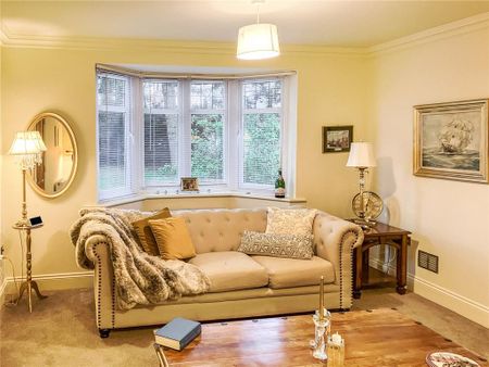 6 bedroom detached house to rent - Photo 2