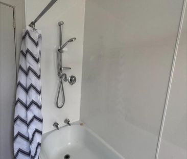 Charming Two-Bedroom Brick Unit in Prime ... - Photo 6