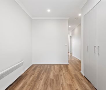 11 Callaway Street, Mambourin, Vic 3024 - Photo 3