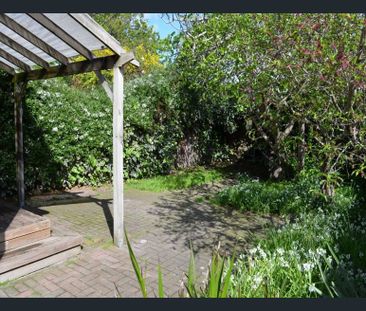 72 Fletcher Street, Hawthorn East VIC 3123 - House For Rent | Domain - Photo 4