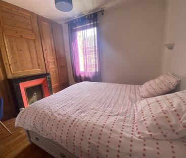 MAISON AMIÉNOISE MEUBLÉE AVEC 2 CHAMBRES ET 1 BUREAU + TERRASSE - Q... - Photo 3