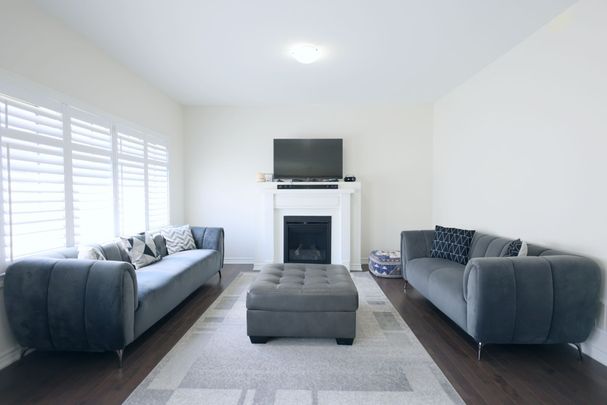 For Lease - 327 Northglen Blvd Boulevard, Clarington, Ontario - Photo 1