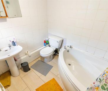 4 bedroom house to rent - Photo 3