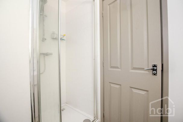1 bedroom in a house share to rent - Photo 1
