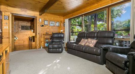 4 B/R, large family home, Long Bay College zone - Photo 5