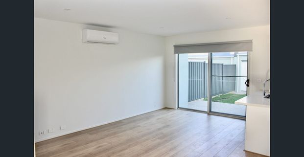 Location & Style – Sophistication Meets Elegance in Minta Estate. - Photo 1