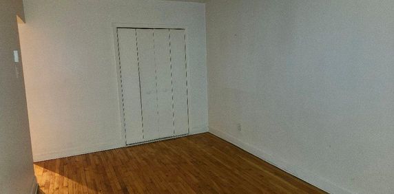 nice apartment 4.5 for rent in montreal - Photo 2