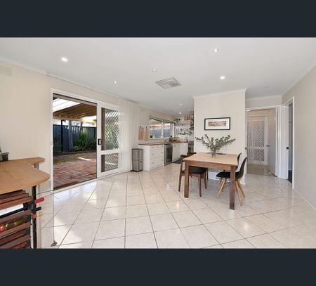35 Kenny St, Westmeadows, Vic 3049 - Photo 4