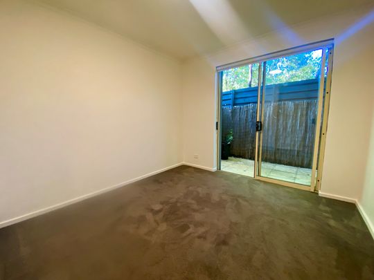 Ground floor, TWO outdoor areas! - Photo 1