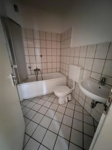 Sehr schöne 3 Zimmer-Wohnung mit Balkon und innen liegendem Wannenbad in EssenWest/Frohnhausen - Photo 5