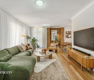 Holding Deposit Received - Photo 1