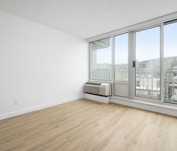 2100 Boulevard de Maisonneuve West, Montréal, QC - Photo 3