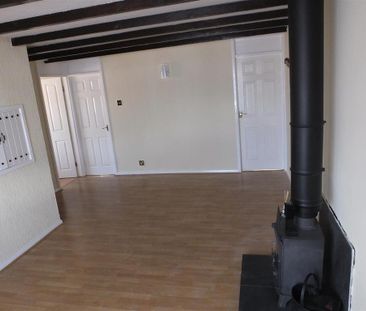 2 bedroom detached bungalow to rent - Photo 4