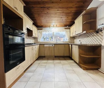 3 bedroom detached house to rent - Photo 2