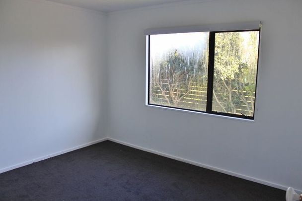 Privacy by the beach in Papamoa - Photo 1