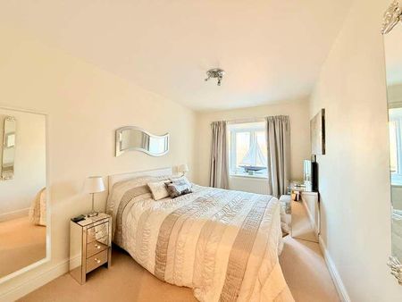 Endeavour Way, Hythe, Southampton, SO45 - Photo 5