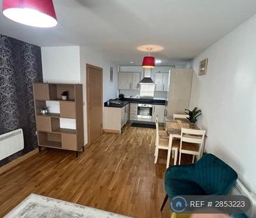2 bedroom flat to rent - Photo 4