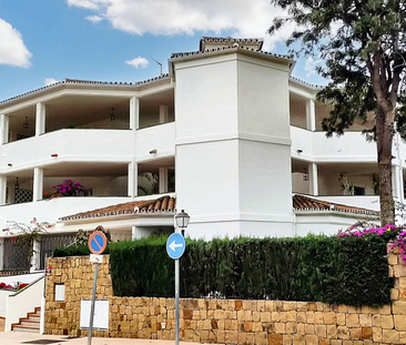 Apartamento de alquiler en Pepina Sur, 28, Puerto Banús - Photo 1