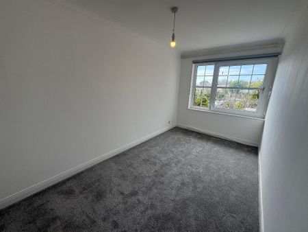 4 bedroom flat to rent - Photo 2