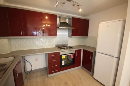 2 bedroom flat to rent - Photo 2