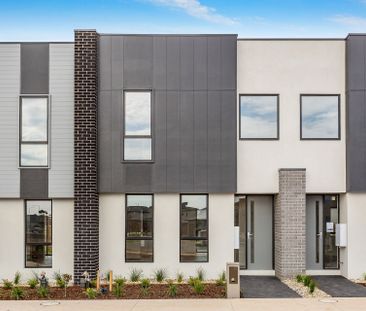 Low Maintenance Spacious Townhouse - Photo 1