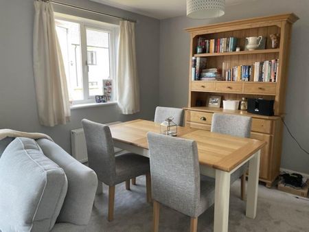 3 bedroom semi-detached house to rent - Photo 4