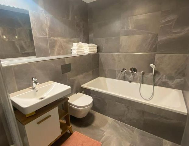 Moderne 2-Zimmer Wohnung im 3. OG mit Balkon in Charlottenburg - Photo 1