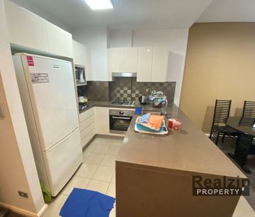 Modern One Bedroom Apartment | Walk to Pymble Station - Photo 3