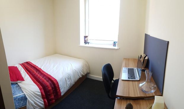 6 bedroom flat to rent - Photo 1